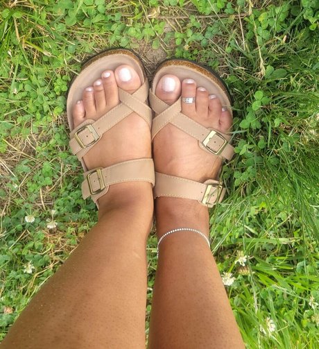 Nickey James adult model gallery