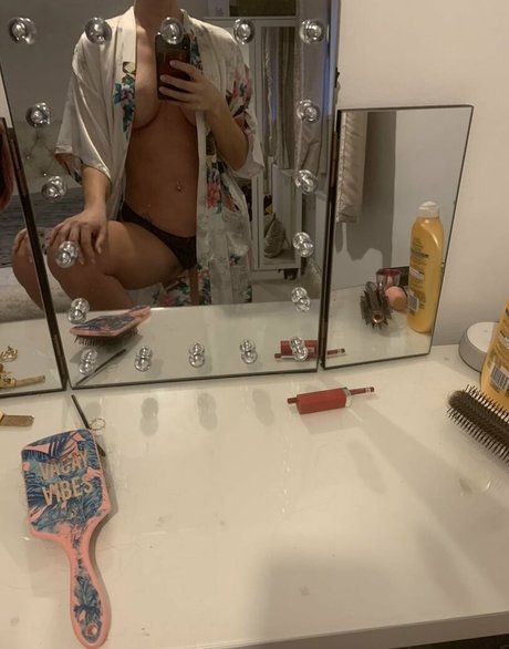 SexiestGilf nice model img