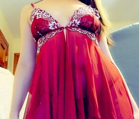 Molly Nova adult star img