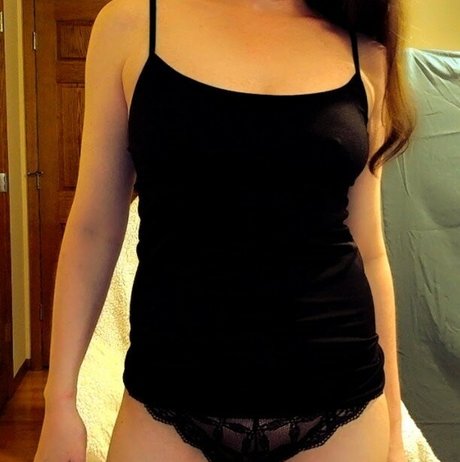 Molly Nova sexy model pic