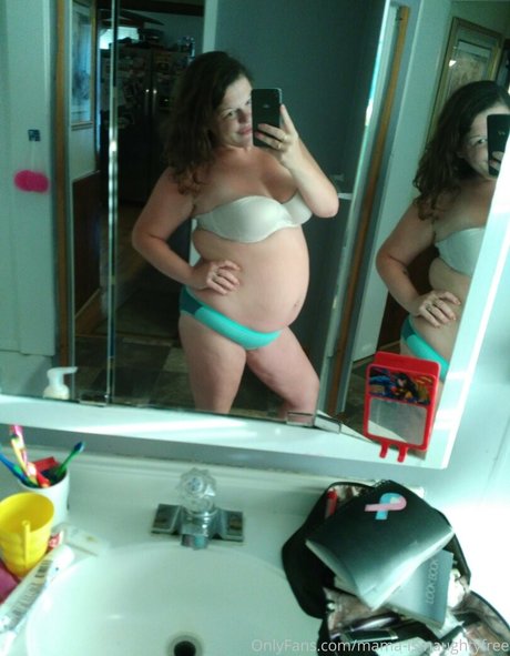 mama is naughtyfree xxx model img