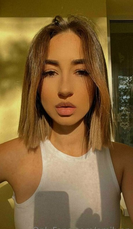 emilyon nice model pics