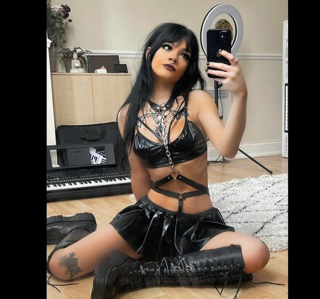 Portsmouth beautiful model pics