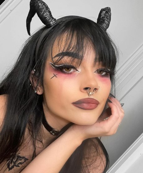 Portsmouth star nude pictures