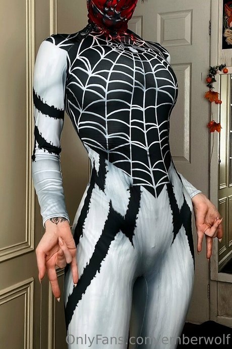 Ember Wolf nice actress pic