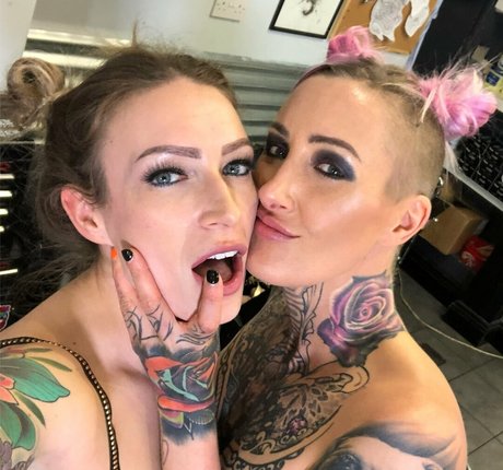 ava austen sex model image