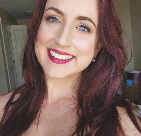 Emma Orchid model sexy photos