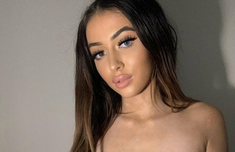 nidakhan model free archive