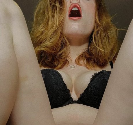 Lily Rogue exclusive star pictures