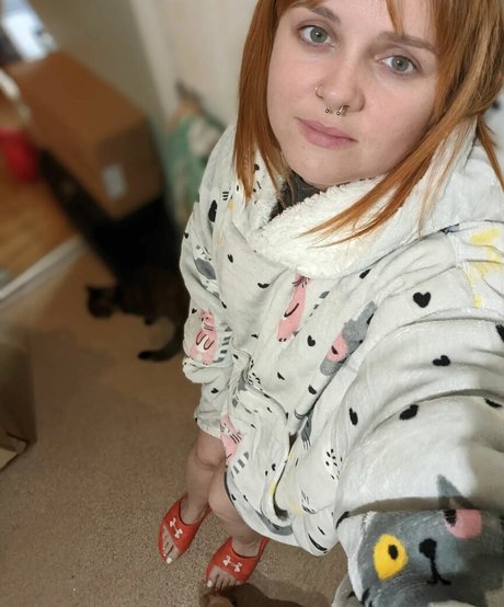 constanceflame adult model photo