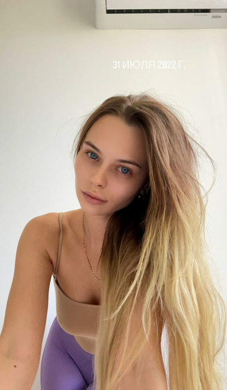 mihalina pretty actress pic