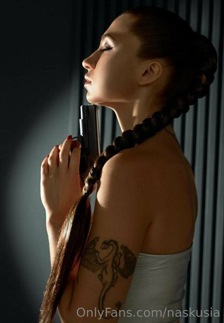 naskusia high quality model img