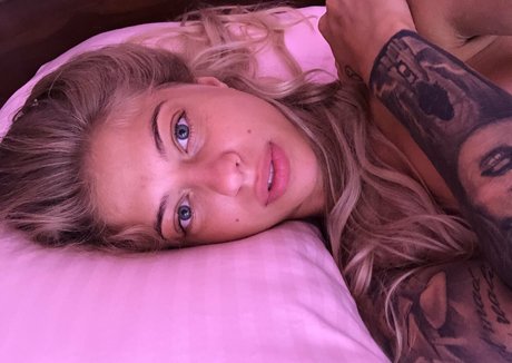 thiskindasnow high quality pornstar archive