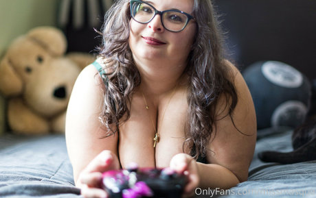 missmasque art model gallery