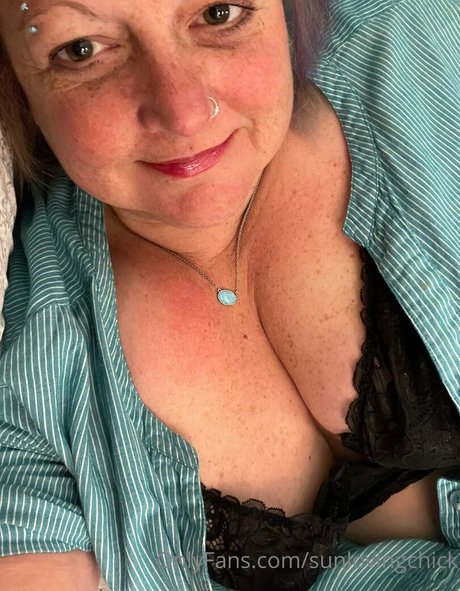 sunlovingchick pornstar top image