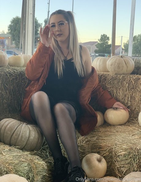 crybbyrain sexy pornstar pictures