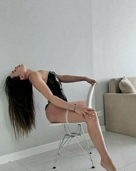 sweetymonica pretty star pics