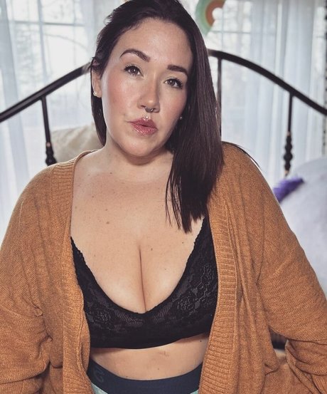 Michele Moon star top image