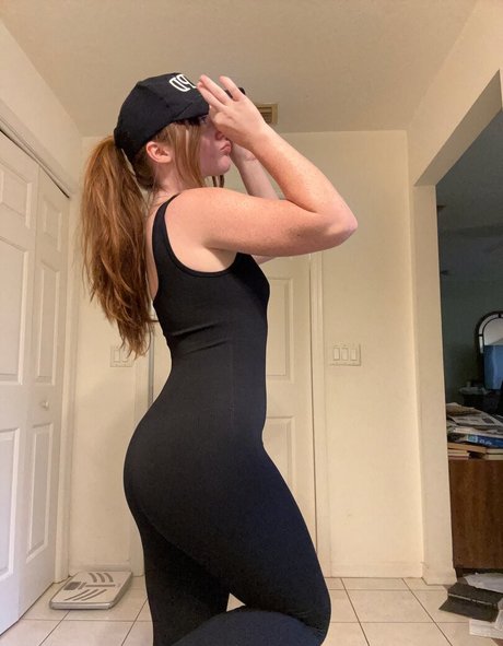 Thqcc beautiful model img