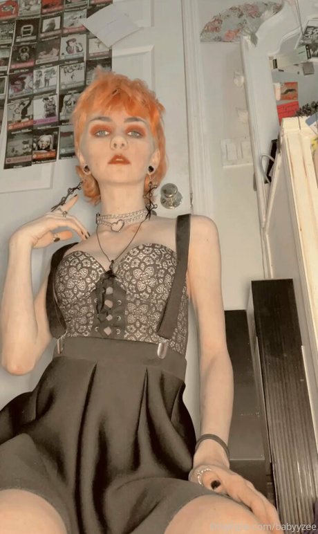 Babyyzee erotic star photos