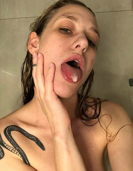 Dina Lewd star nude galleries