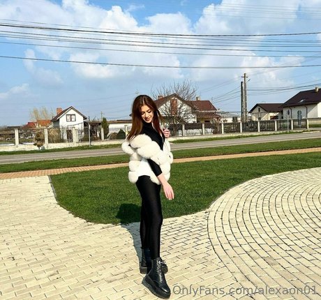 alexaon01 sexy actress image