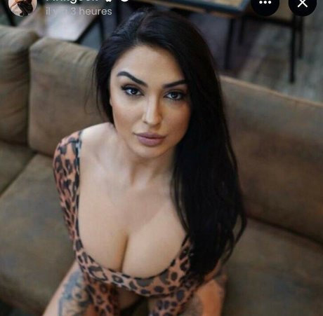 Pinkgeek beautiful actress img