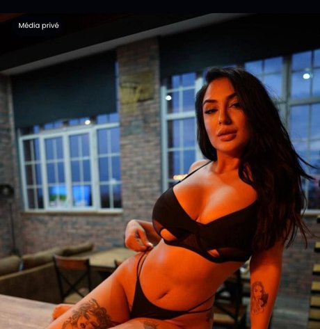 Pinkgeek model high quality images