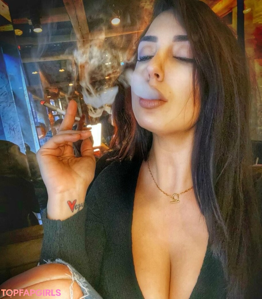 Pinkgeek high quality actress images