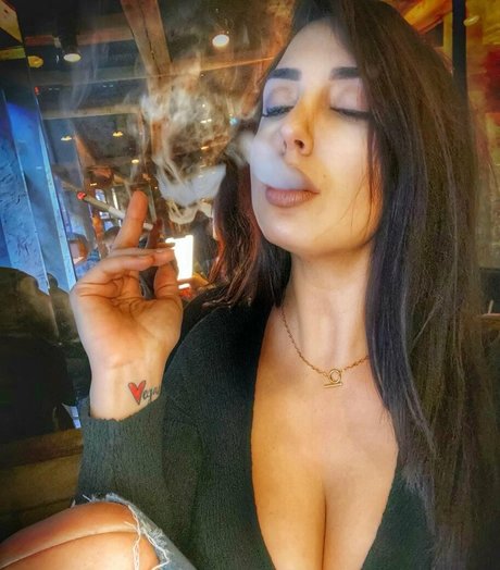 Pinkgeek high quality actress images