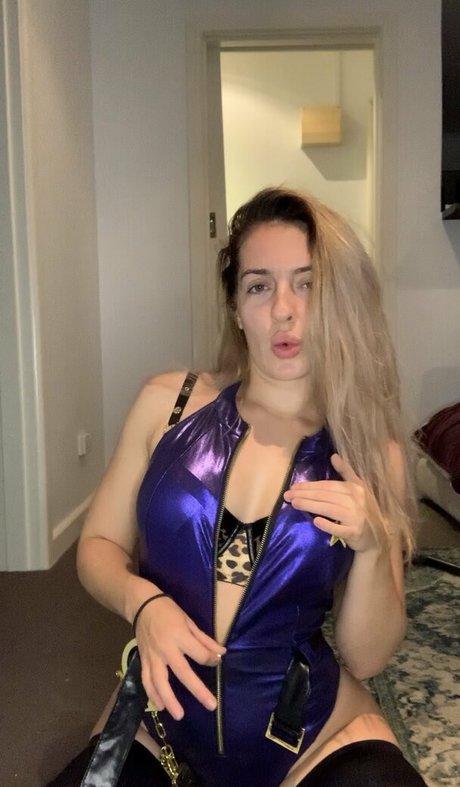 tia carrera free pornstar nude pictures