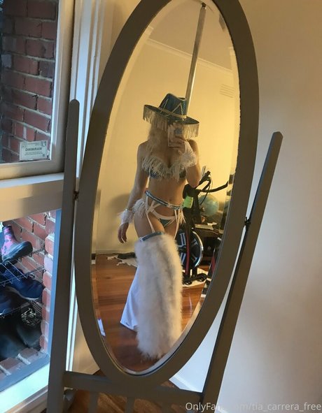 tia carrera free erotic pornstar photo