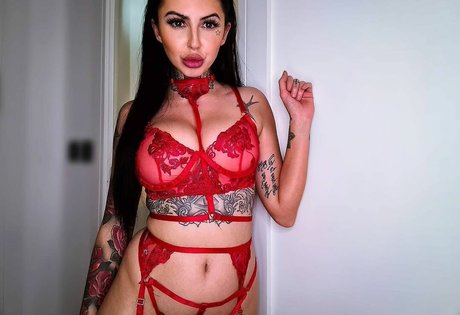 Hollie Stafford model perfect image