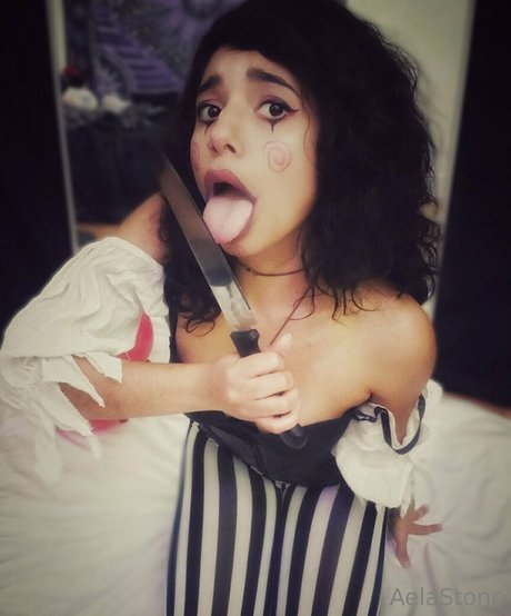 Aelastone model sexy pictures