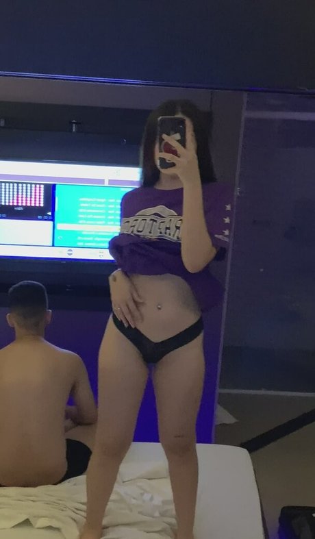 Karoliveira art pornstar img