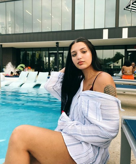 Alison Rainer beautiful star pics