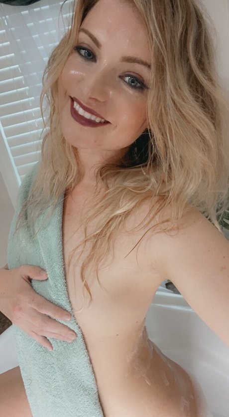 DearJess nudes model picture