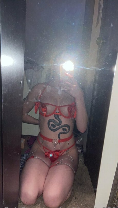 nikkimarie999 perfect model picture