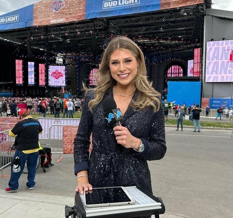 Dannie Rogers beautiful star pics