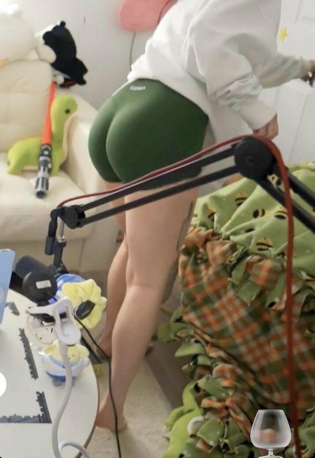 Oxythoughtin free model photo