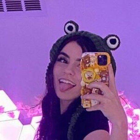 Oxythoughtin model pretty gallery