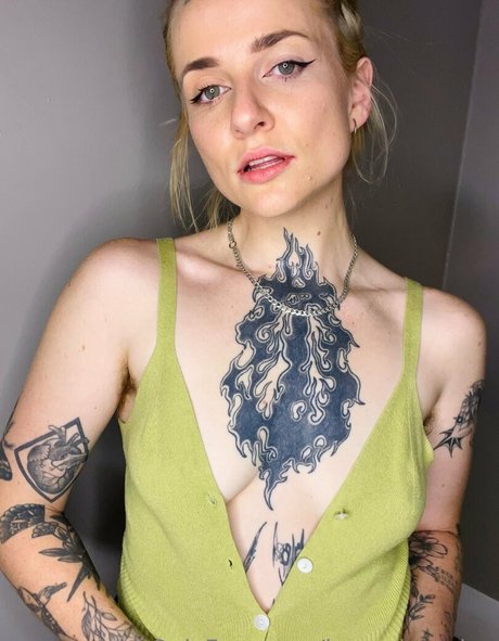 lavenderquinn pretty pornstar photos