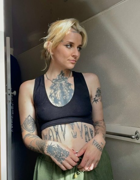 lavenderquinn erotic pornstar pic