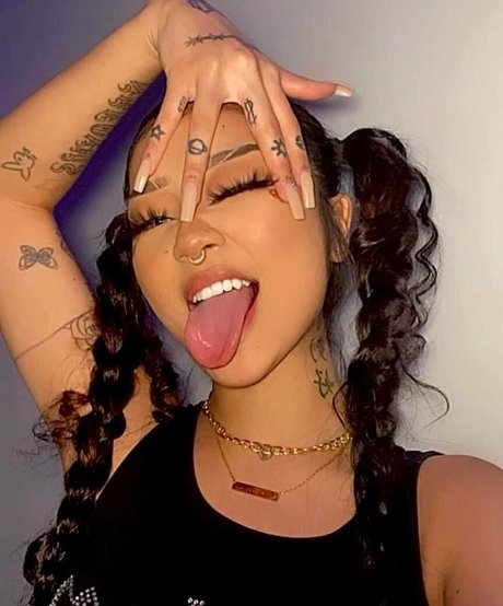 Michelleotp high quality model photo