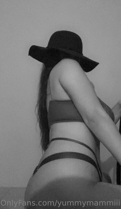 yummymammiii pornographic model pictures