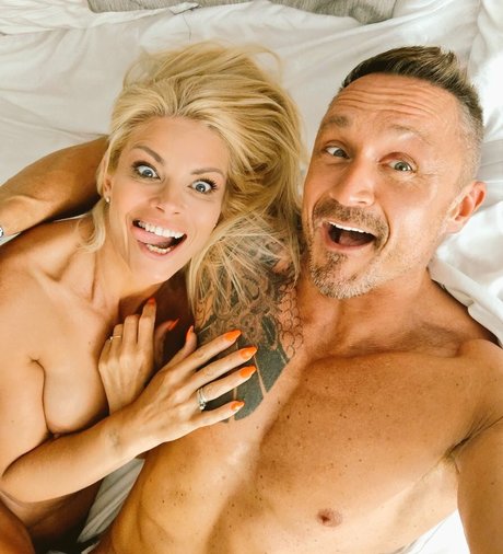 Lizzy Licious pornstar perfect images