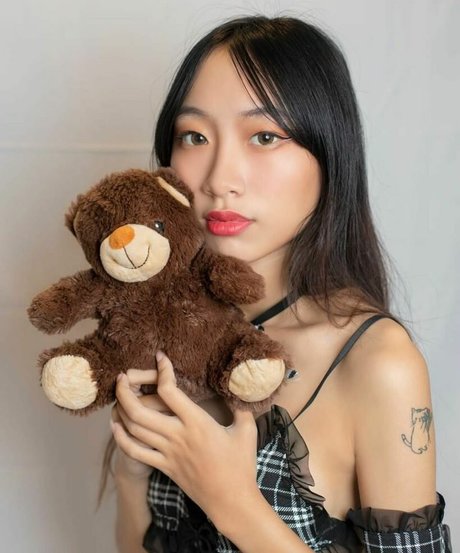 hoshimeow model photo