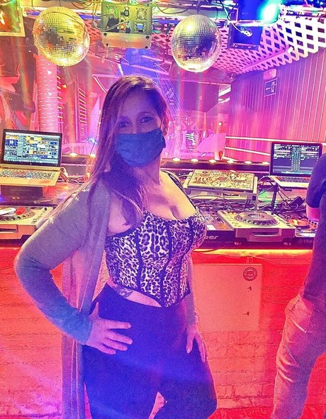 venusxheart adult actress photo