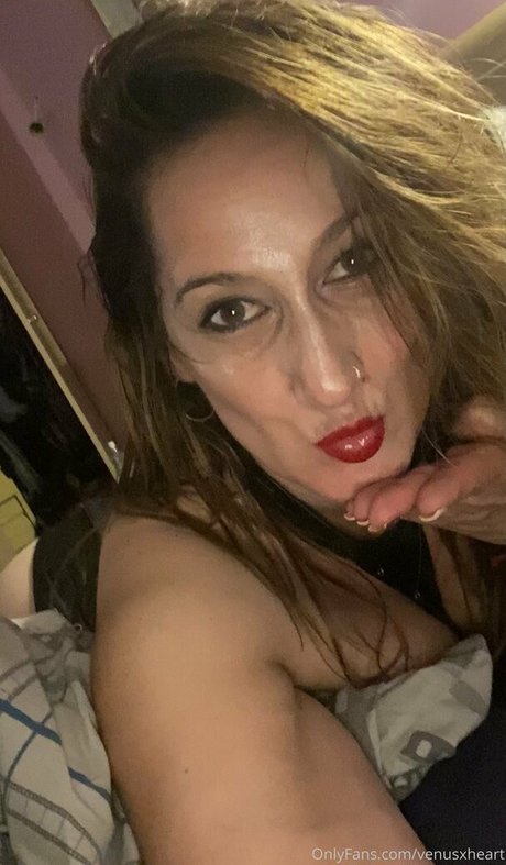 venusxheart model pretty galleries