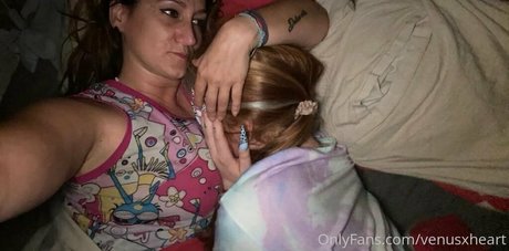 venusxheart hot star pictures